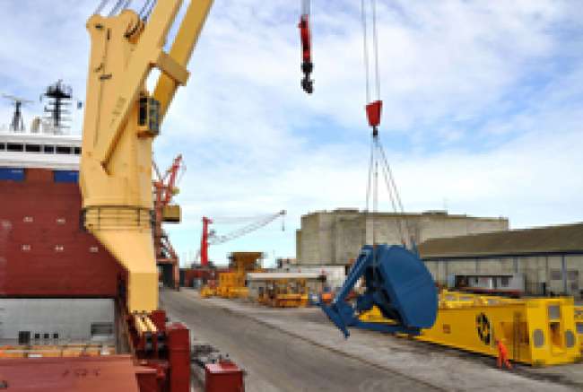 Porto do Rio Grande recebe guindaste e comemora desempenho