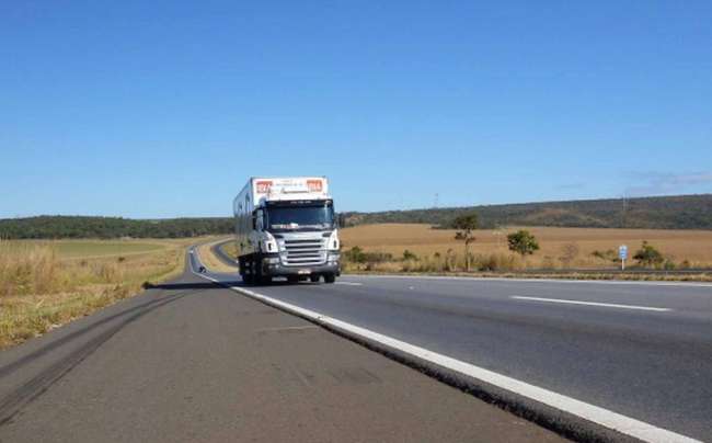 GoFlux e Freto firmam aliança para ampliar a jornada digital de contratação de fretes rodoviários