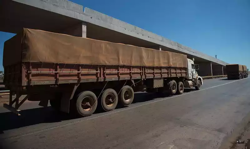 Votação de MP sobre seguro de cargas põe transportadores em alerta