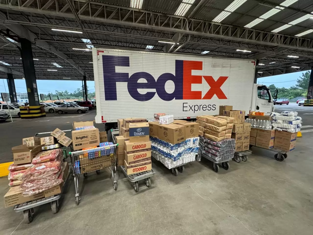 FedEx colabora com o Exército de Salvação nas ações para o RS e presta apoio aos membros da equipe e suas famílias fornecendo mantimentos