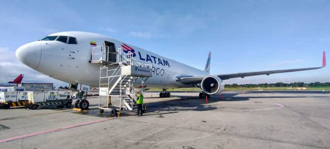 Grupo LATAM inicia renovación de la flota de carga con nueva aeronave