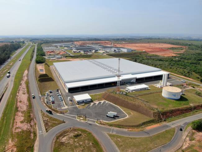 Toyota inaugura centro logístico de piezas en Brasil para atender a América Latina