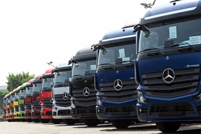 Tombini adquire 160 caminhões extrapesados Mercedes-Benz Actros 2553 6x2