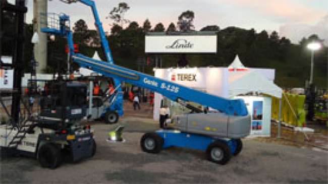 Terex Cranes apresenta sua gama de equipamentos portuários na Cemat e Intermodal