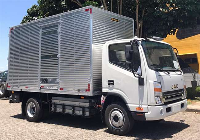 4Truck implementa caminhão elétrico para a TB Serviços