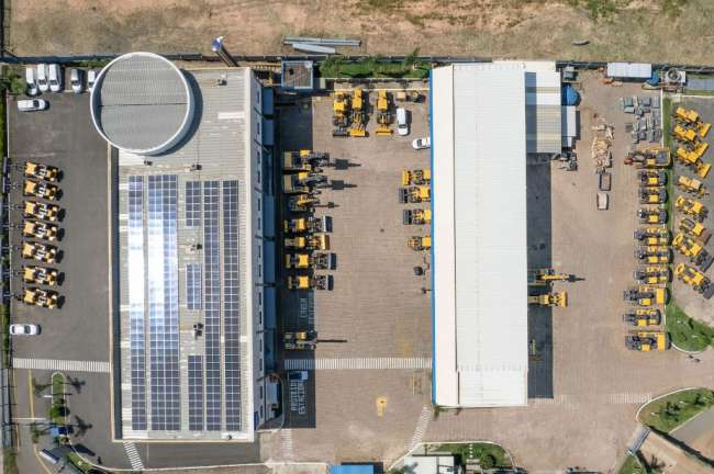 Tracbel instala placas fotovoltaicas de captação de energia solar