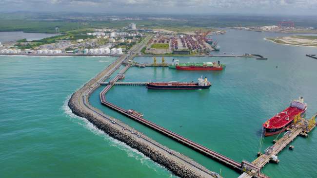 Suape assina termo de cooperação com a Autoridade Marítima do Panamá 