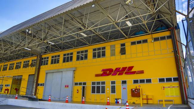 Eve e DHL Supply Chain fecham parceria para a concepção da cadeia logística para suporte dos eVTOLs