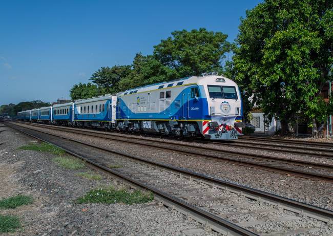 Trens Argentinos Cargas: Sucesso na redução de custos e modernização da infraestrutura ferroviária