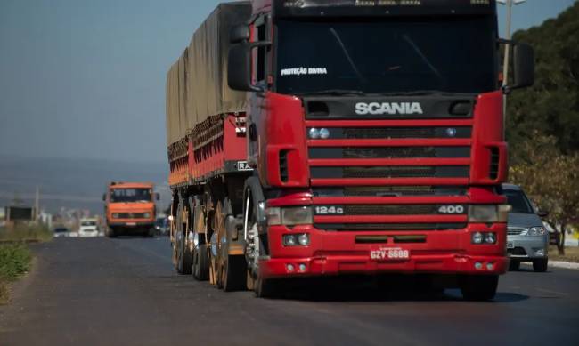 Prefeitura de São Paulo restringe horário para transporte de cargas perigosas